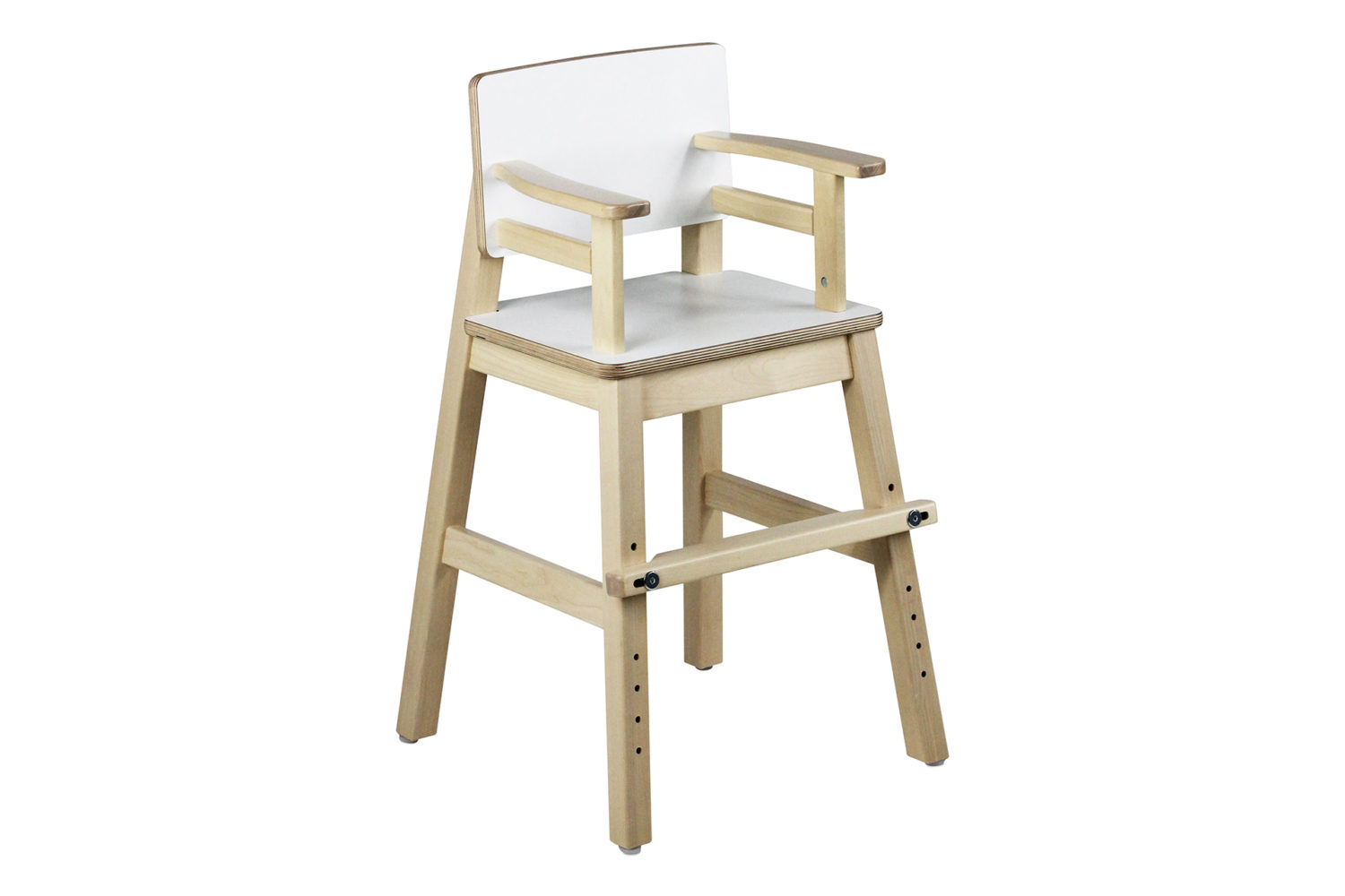 Muksu-tuoli on valmistettu lakatusta koivusta, istuimessa ja selkänojassa on laminaattipinta